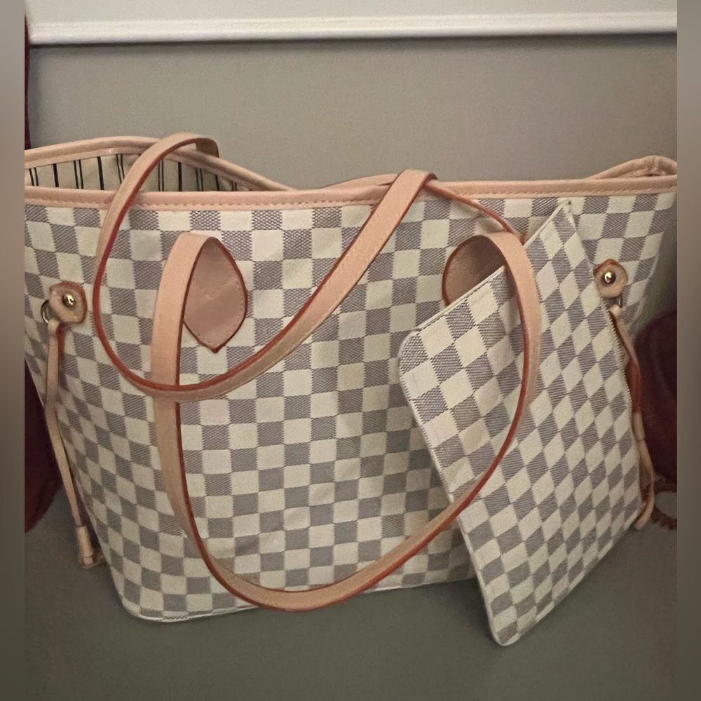 White checkered tote bag